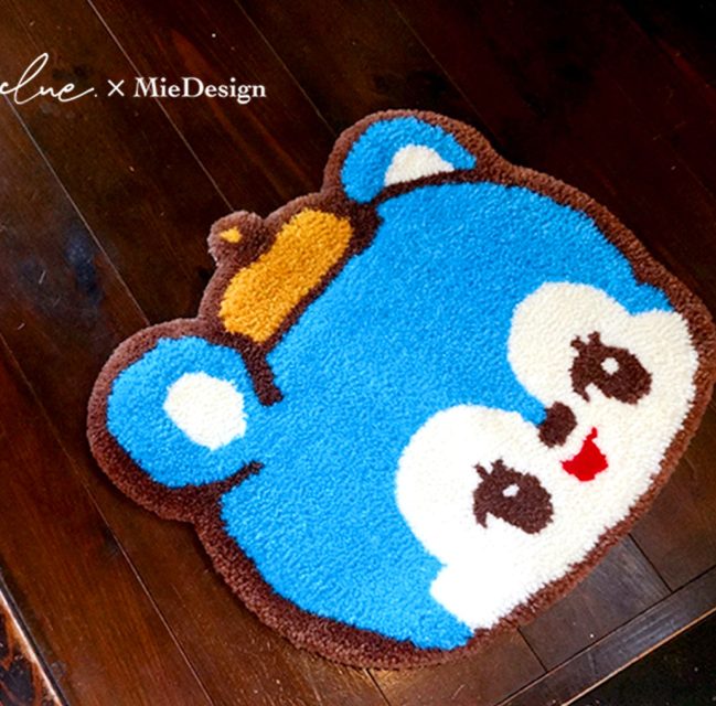 おちゃめフレンズ　りすのモスリン　タフティングチェアパッド